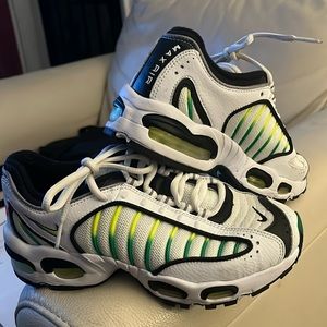 Authentic Nike Air Max - White/Volt-black-aloe Verde